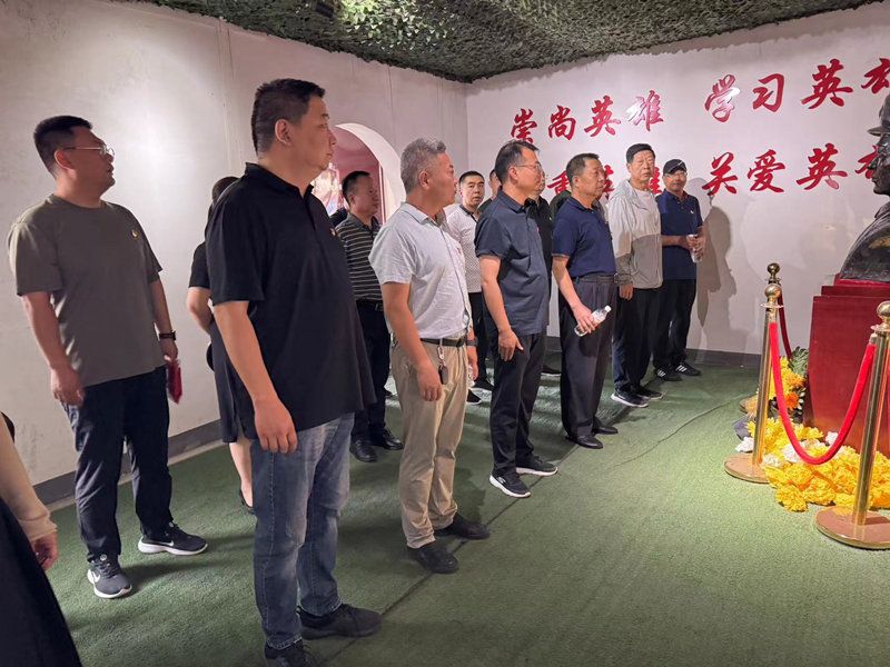 中公監(jiān)理公司黨支部與養(yǎng)護工區(qū)黨支部聯(lián)建開展“學(xué)黨規(guī)、嚴黨性、弘揚斗爭精神”主題黨日活動